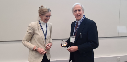Professor Roger Keynes receives the 2023 Anatomical Society Medal from Professor Tracey Wilkinson, President of the Anatomical Society and the Sands Cox Chair of Anatomy at the University of Birmingham 