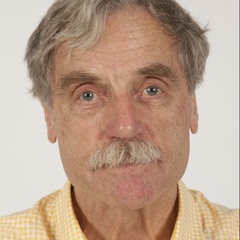 Professor Dennis Bray